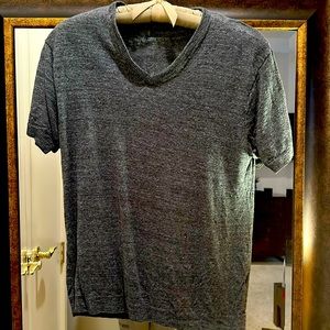 DKNY men’s short-sleeve knit T shirt